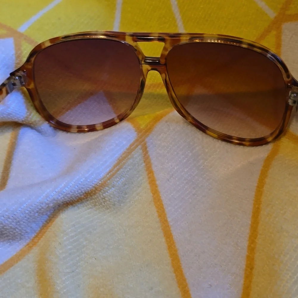 VGUC- Vintage Large Pilot Sunglasses with Gradient Lens Tortoise Frame - Picture 5 of 14